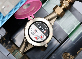 自宅の水道料金が最近増えてきた　株式会社アクアス